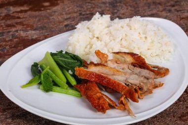 Kavrulmuş ördek göğsü ile Pirinç