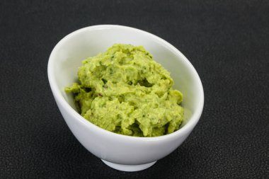 Acı biber ile Avokado guacamole sos