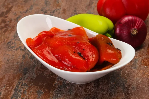 Marinierte gebackene rote Paprika — Stockfoto