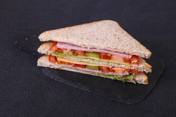 Panino club con prosciutto e formaggio — Foto Stock