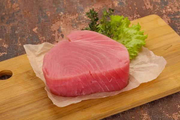 Стейк із тунця сировини — стокове фото