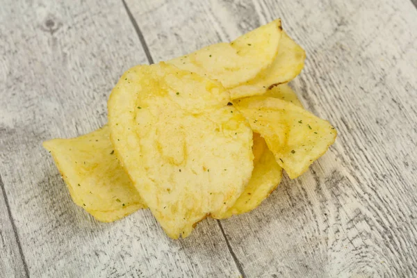 Natural potato salted chips heap — Stock Photo, Image