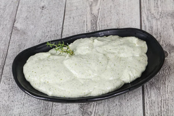 Snack de crema de cabaña con hierbas —  Fotos de Stock