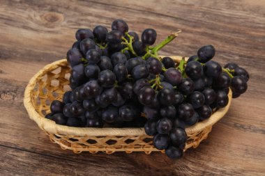 Taze olgun tatlı kırmızı üzüm