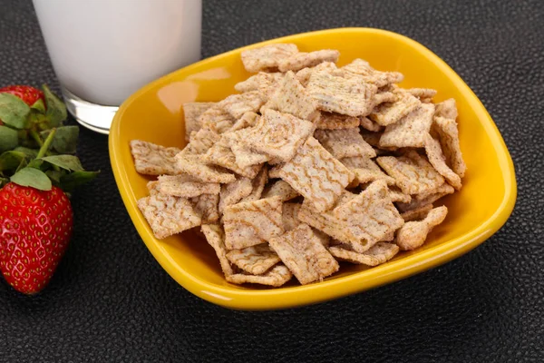 Wheat flakes for breakfast — Stock Photo, Image