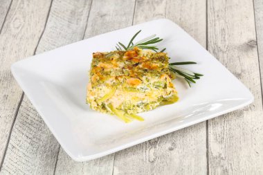 Somon ve brokoli ile lezzetli güveç