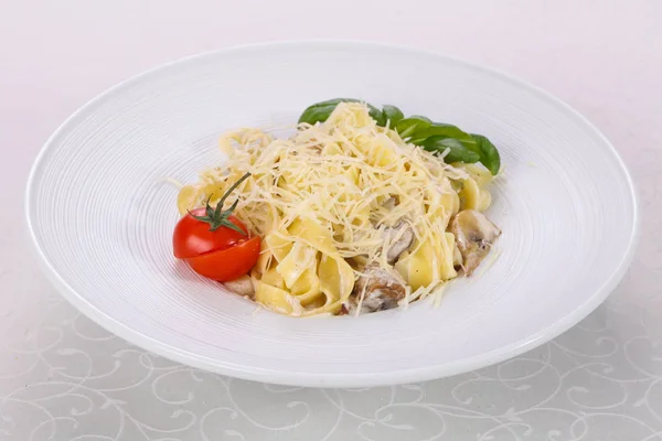 Italian pasta Linguini with mushroom — Stock Photo, Image