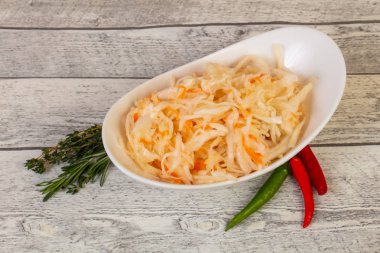 Salamura lahana - lahana turşusu