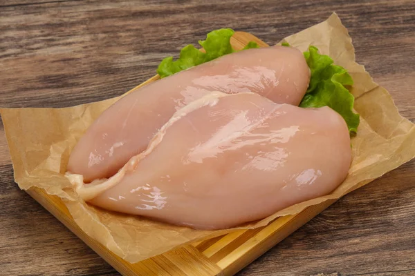 Surowe piersi kurczaka gotowe do gotowania — Zdjęcie stockowe