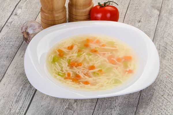 Sopa de pollo con fideos — Foto de Stock