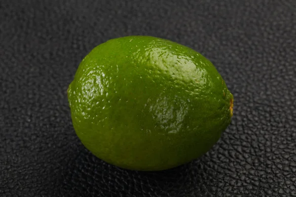 Limão verde maduro — Fotografia de Stock