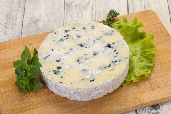 Round blue cheese — Stock Photo, Image