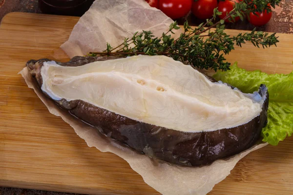 Steak cru de loup de mer — Photo