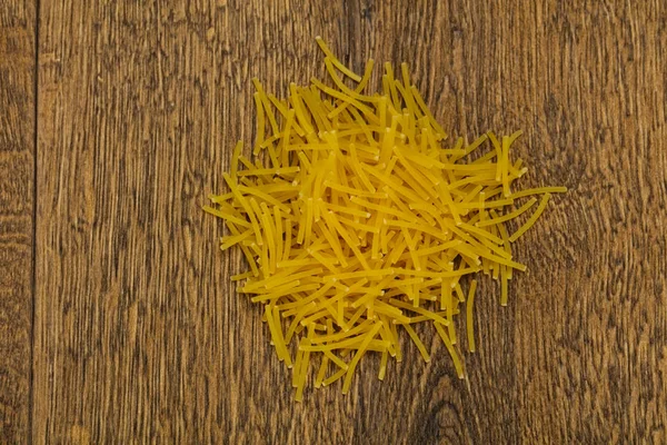 Torr rå spån italiensk pasta — Stockfoto