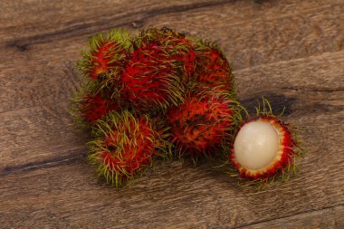 Tropikal tatlı egzotik meyve Rambutan 