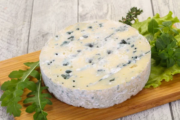 Round blue cheese — Stock Photo, Image