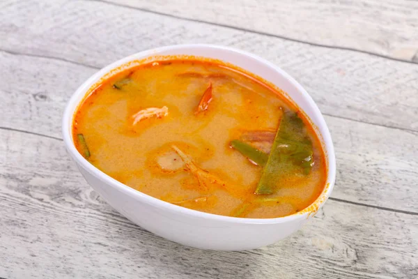 Célèbre soupe thaï Tom Yam — Photo