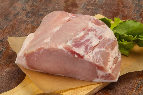 Rohes Stück Schweinefleisch zum Kochen — Stockfoto