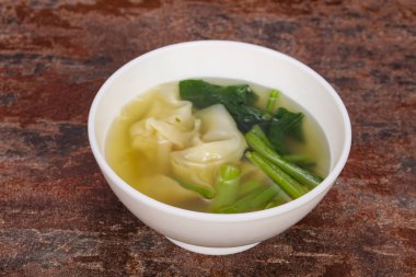 Otlar ile Asya geleneksel Wonton çorbası