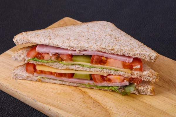 Panino club con prosciutto e formaggio — Foto Stock