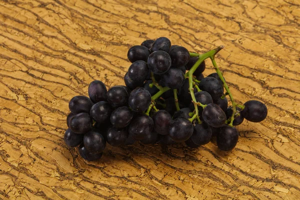 Свіжий стиглий солодкий червоний виноград — стокове фото