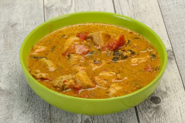 Traditionelle thailändische Curry-Hühnersuppe — Stockfoto