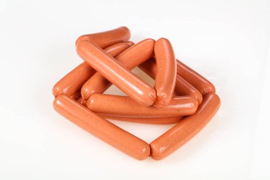 Beyaz arka planda lezzetli et sosis