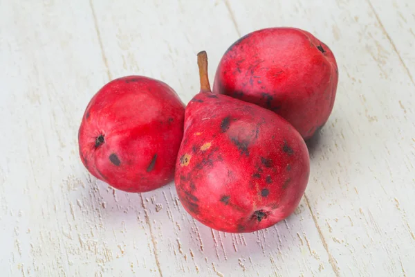 Ripe sweet red pear heap — Stock Photo, Image