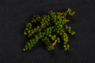 Çiğ taze yeşil biber Mısır