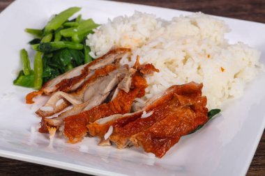 Kavrulmuş ördek göğsü ile Pirinç