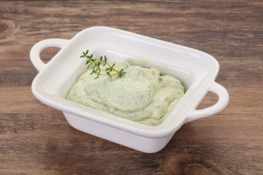 Otlar ile yazlık krem snack