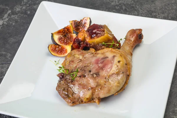 Roasted. duck. leg with plum and apple — Stock Photo, Image