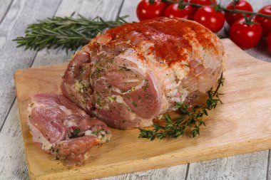 tavuk rulo otlar ile