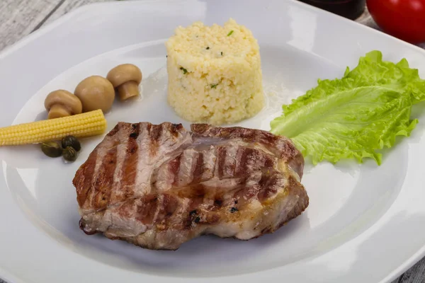 Carne de cerdo a la parrilla — Foto de Stock