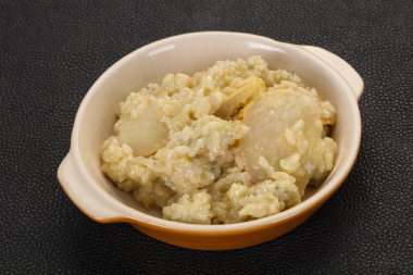 Armut ve Gorgonzola ile risotto