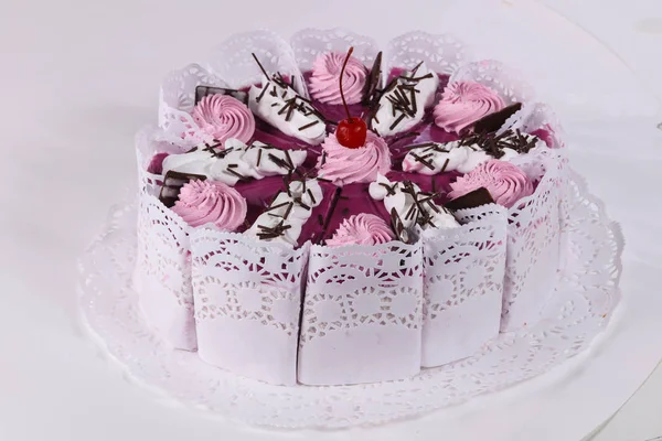Cake with cream flowers — Stock Photo, Image