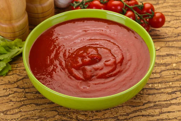 Soupe de tomate méditerranéenne — Photo