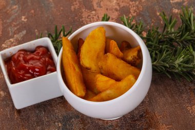 Kızarmış patates dilimleri