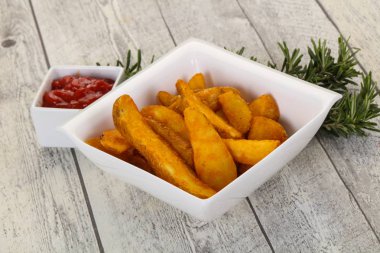 Kızarmış patates dilimleri