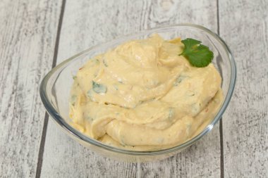 Zeytinyağlı humus atıştırması
