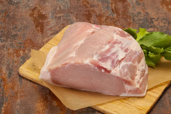 Rohes Stück Schweinefleisch zum Kochen — Stockfoto