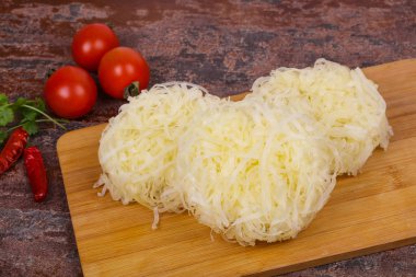 çiğ pirinç noodle