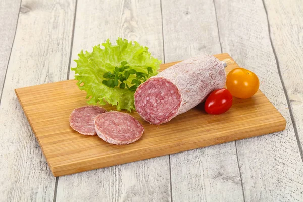 Salsicha de porco Saliami seca italiana — Fotografia de Stock