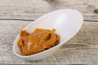 Lezzetli fıstık ezmesi