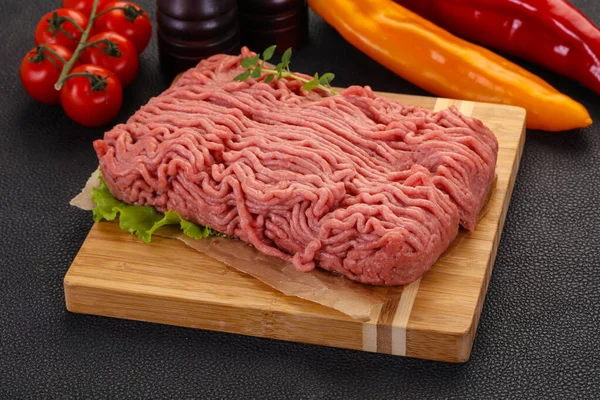 Carne macinata di tacchino crudo — Foto Stock