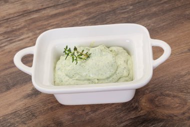 Otlar ile yazlık krem snack