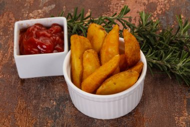 Kızarmış patates dilimleri