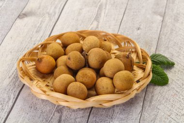 Tropikal meyve sepeti