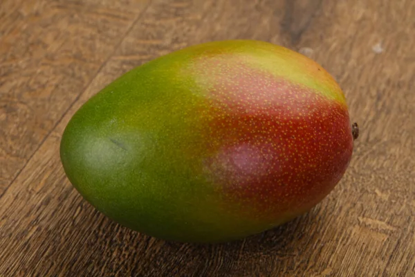 Dulce Mango Sabroso Sobre Fondo Madera — Foto de Stock