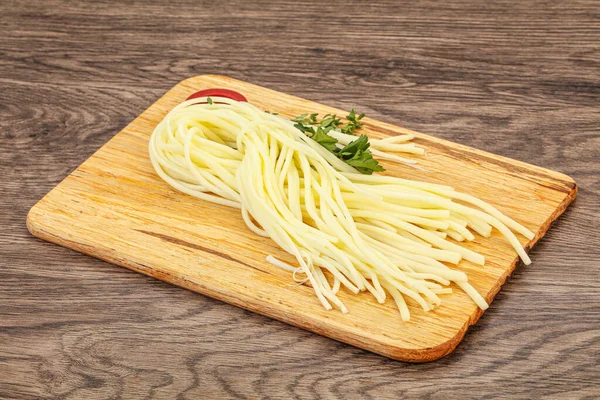 Chechil Spaghetti Ost Mellanmål Över Bord — Stockfoto